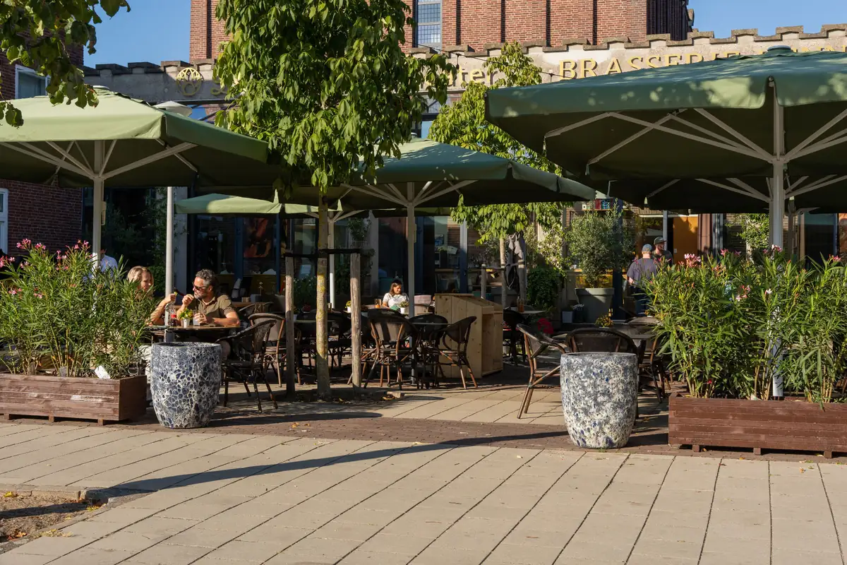 Terras van Brasserie Lenny in Amsterdam Oost