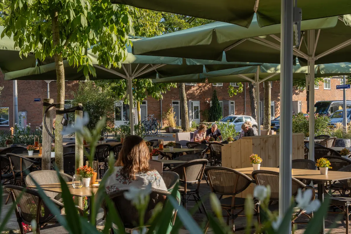 Terras van Brasserie Lenny voor een groepsuitje